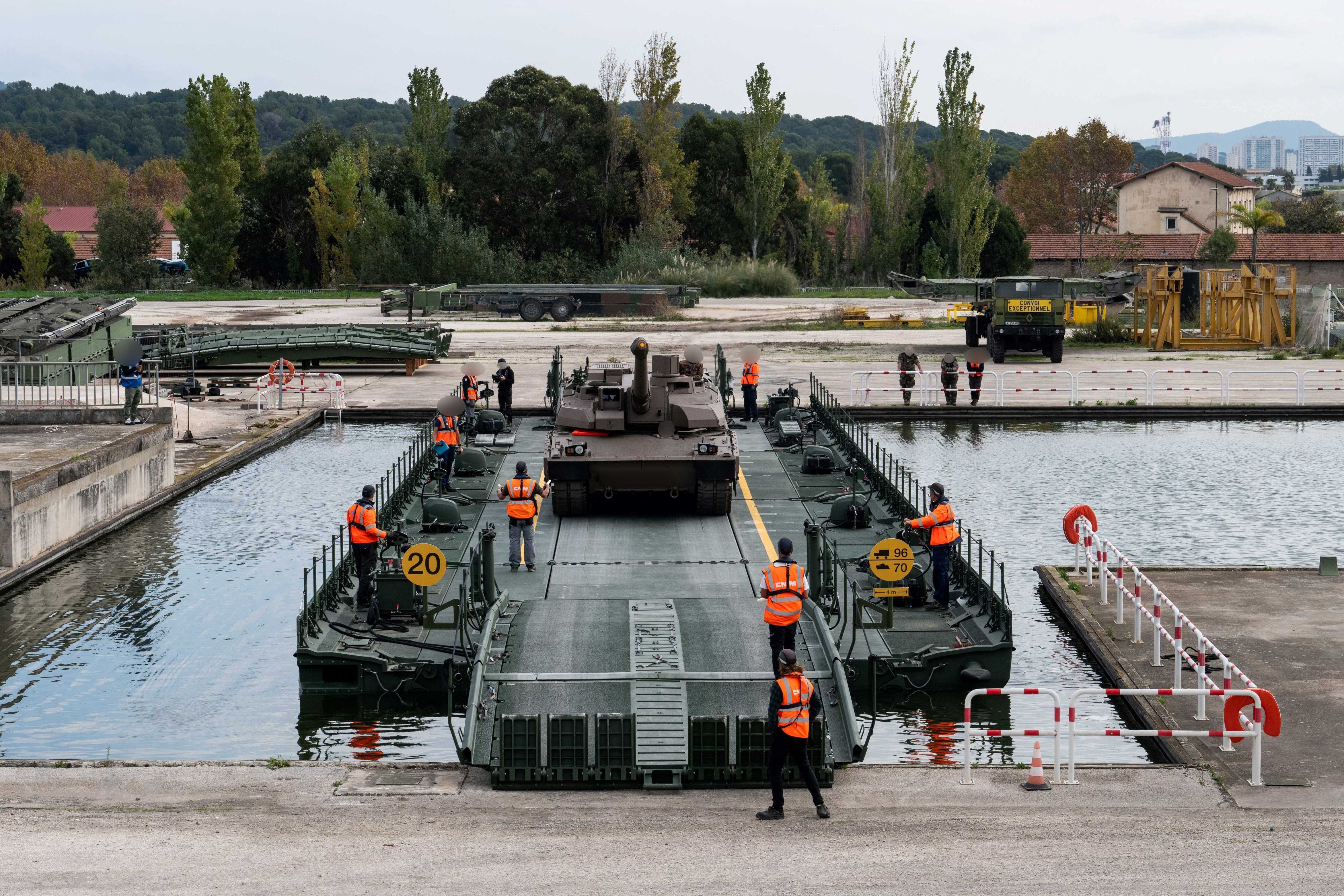Pont Flottant Motorisé